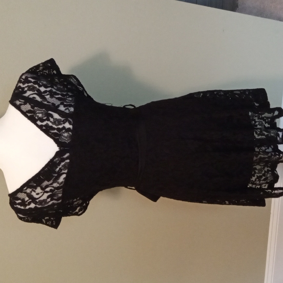 Fun Black lace Forever 21 party dress - Picture 10 of 11